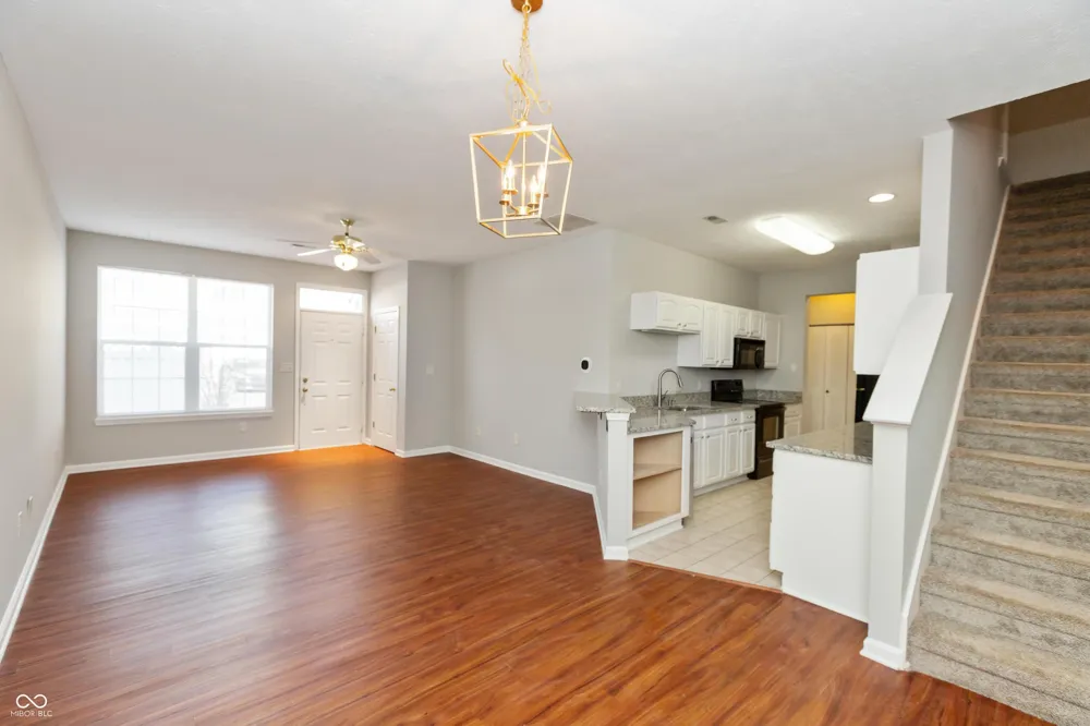 2218 Colfax Lane Indianapolis, IN 46260