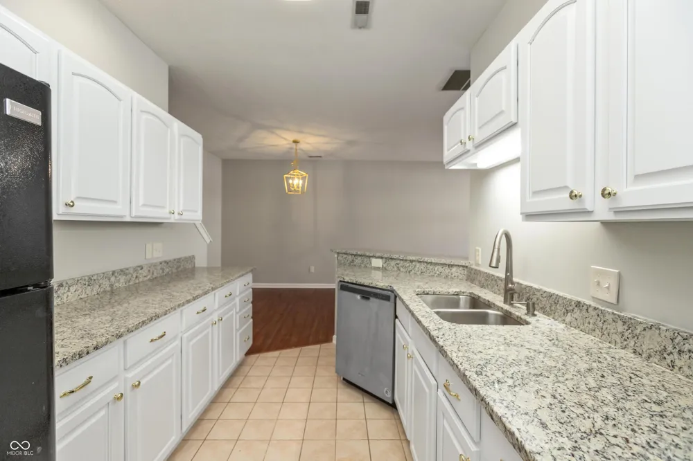 2218 Colfax Lane Indianapolis, IN 46260
