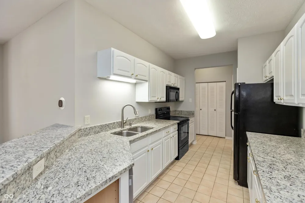 2218 Colfax Lane Indianapolis, IN 46260