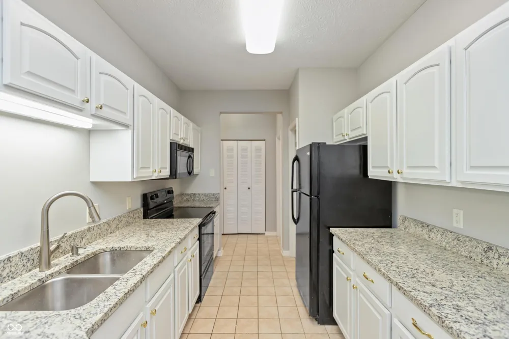 2218 Colfax Lane Indianapolis, IN 46260