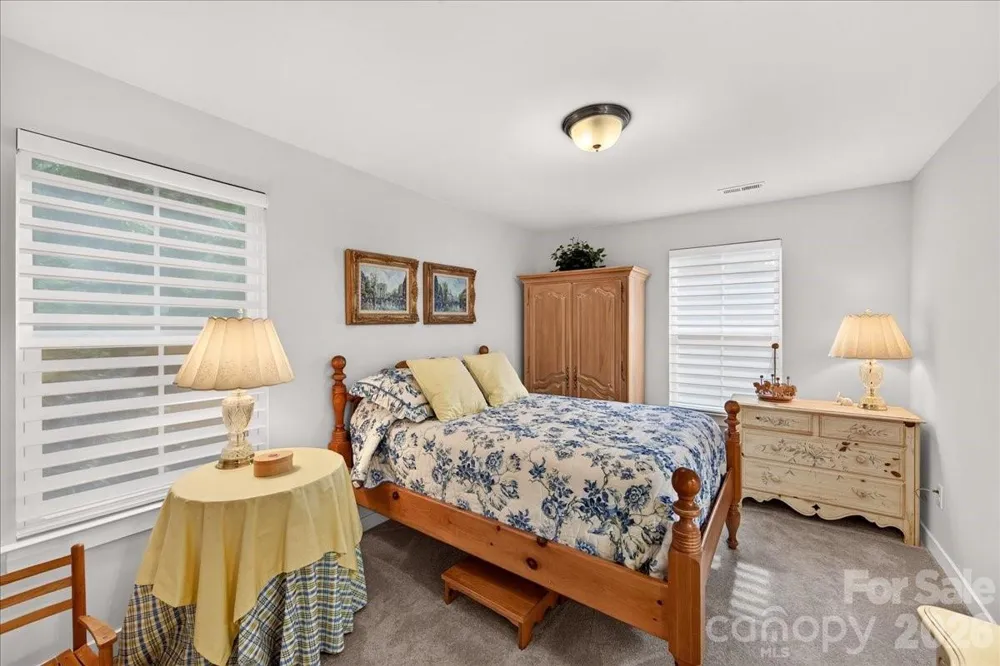 5804 Barrowlands Court Charlotte, NC 28210