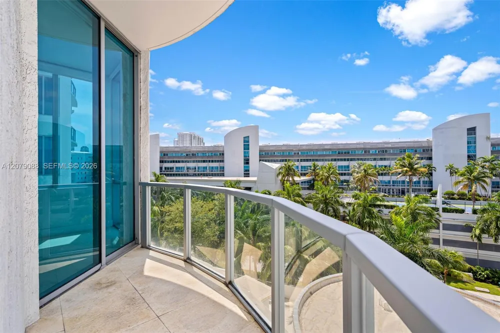 3029 NE 188th St #618 Aventura, FL 33180