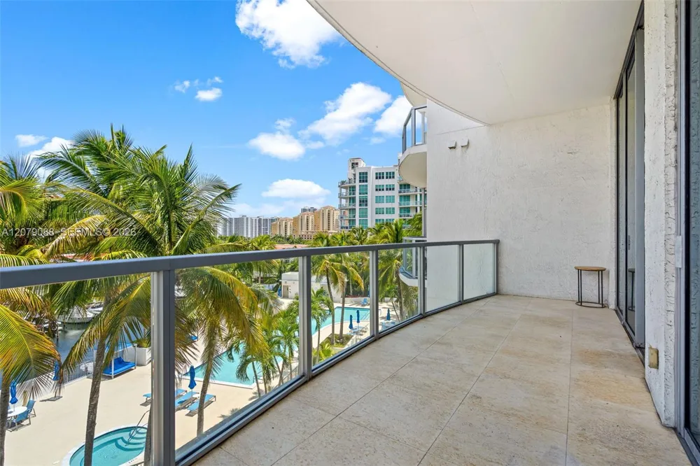 3029 NE 188th St #618 Aventura, FL 33180