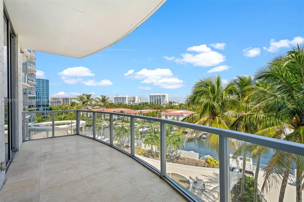 3029 NE 188th St #618 Aventura, FL 33180