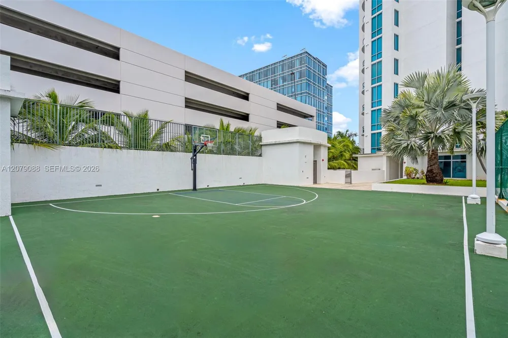 3029 NE 188th St #618 Aventura, FL 33180