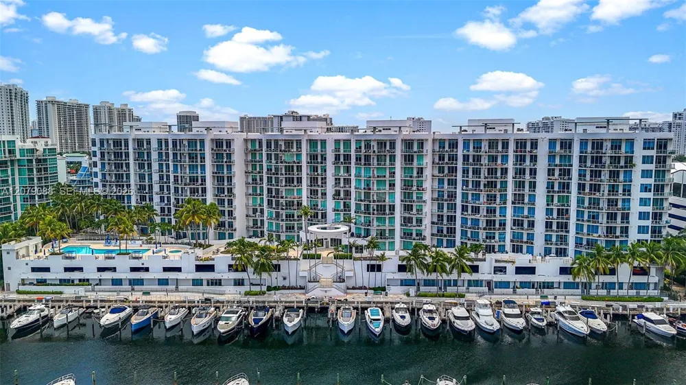 3029 NE 188th St #618 Aventura, FL 33180