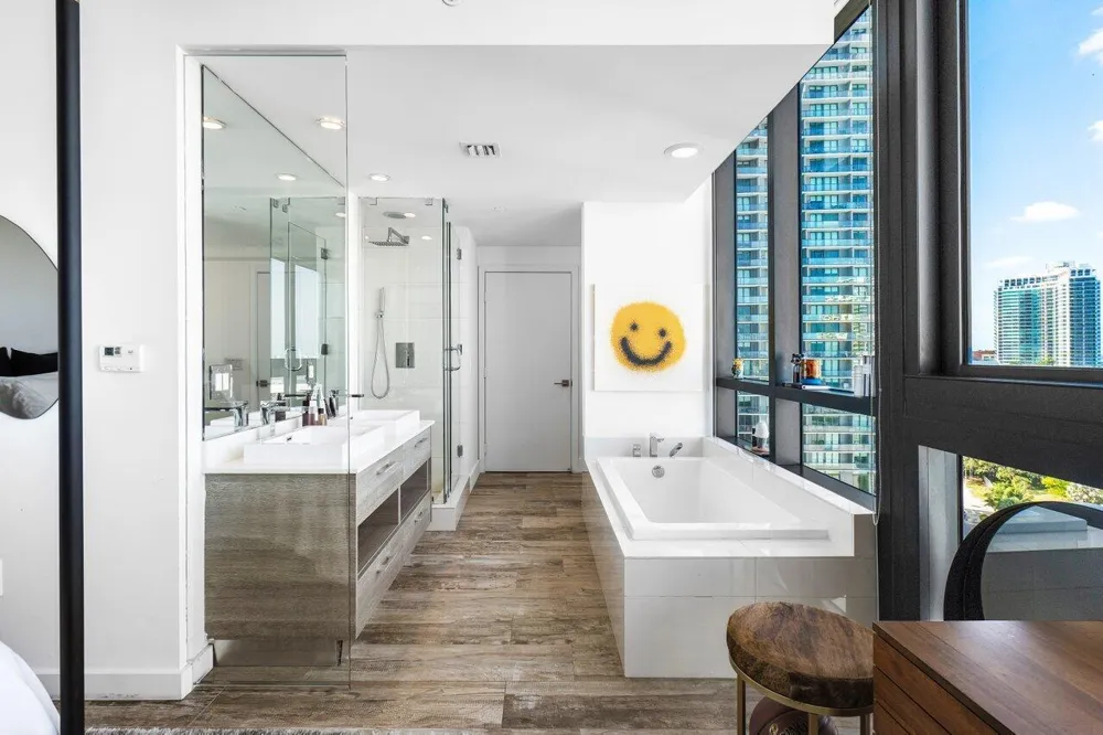 650 NE 32ND STREET #1508 Miami, FL 33137