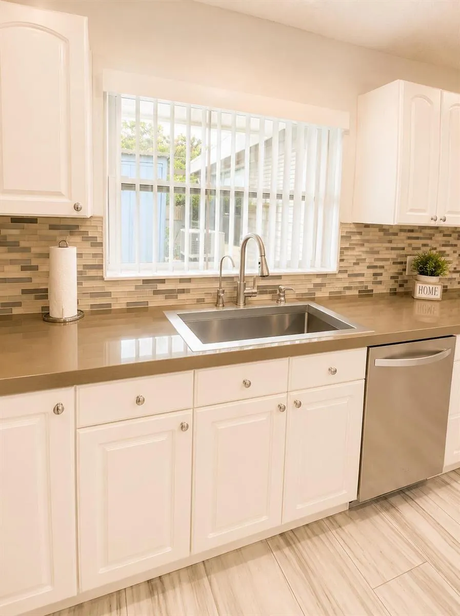 10720 NW 26TH PLACE Sunrise, FL 33322