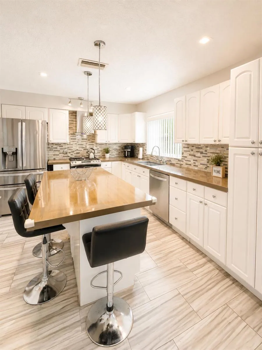 10720 NW 26TH PLACE Sunrise, FL 33322