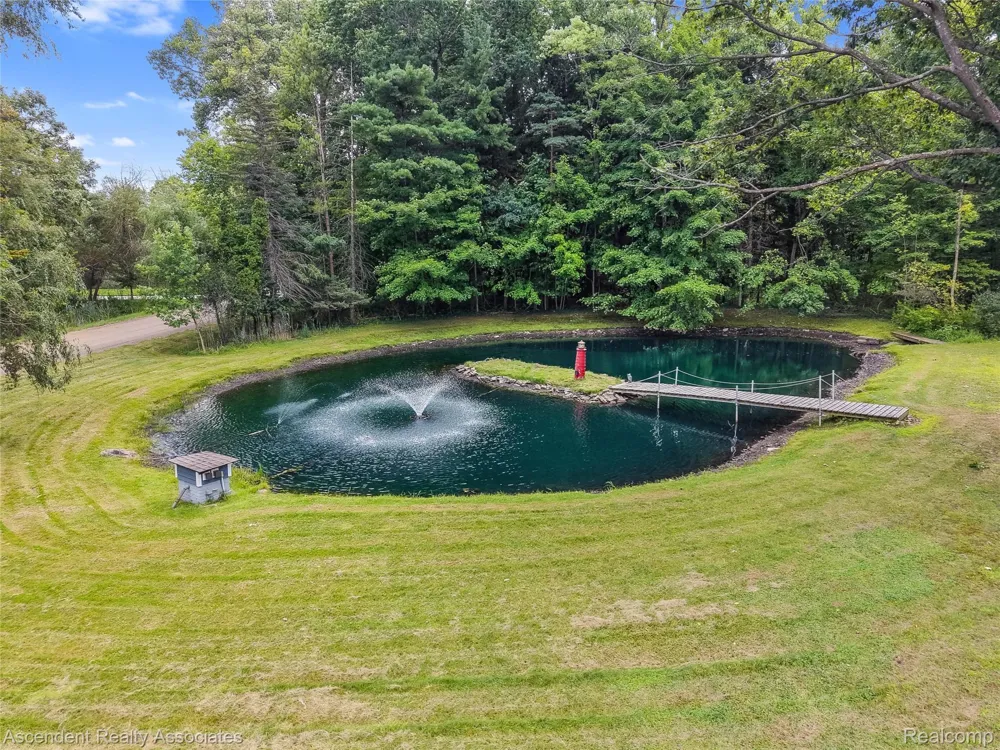 6157 Blue Beech Court Rochester Hills City, MI 48306