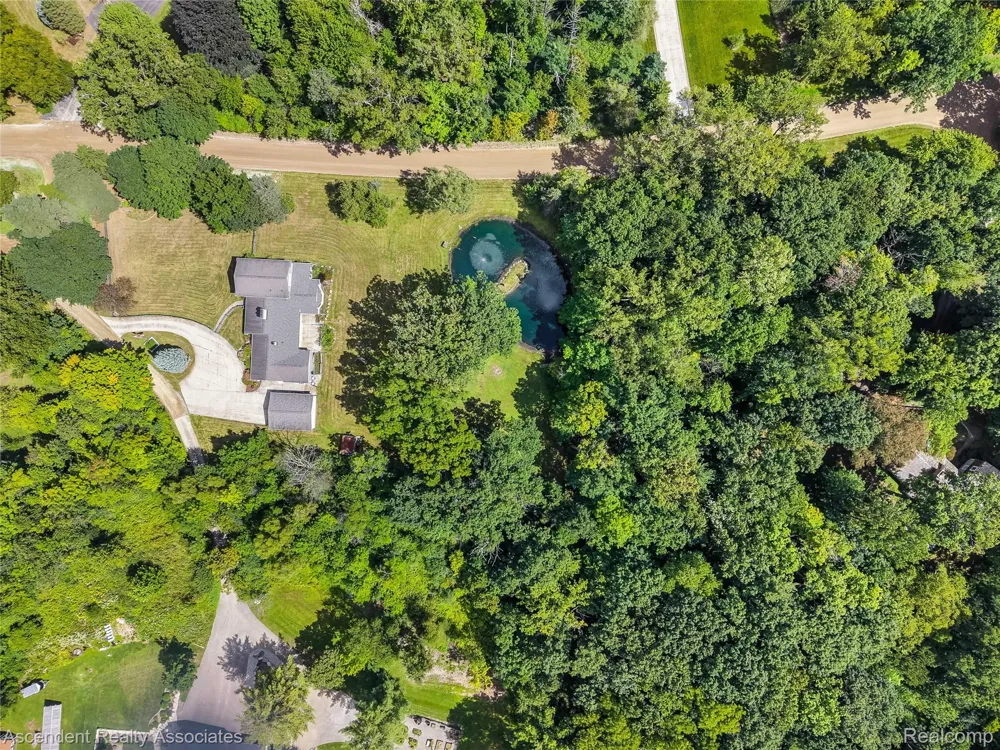 6157 Blue Beech Court Rochester Hills City, MI 48306