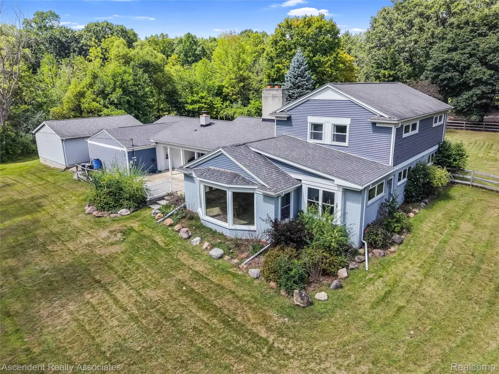 6157 Blue Beech Court Rochester Hills City, MI 48306