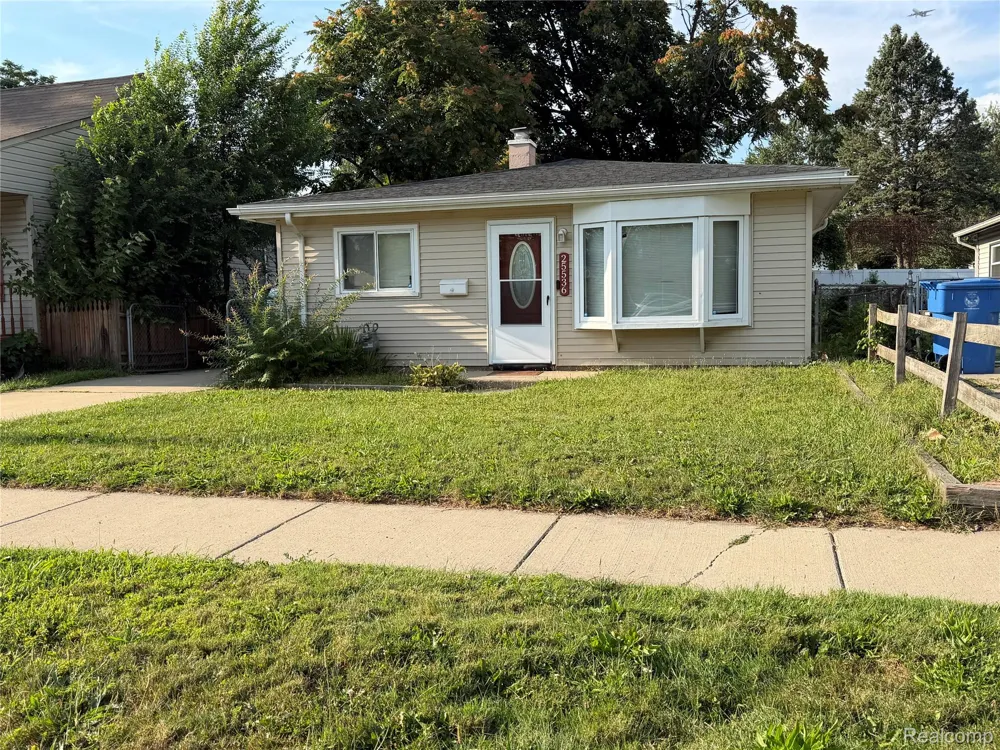 25536 Powers Avenue Dearborn Heights City, MI 48125
