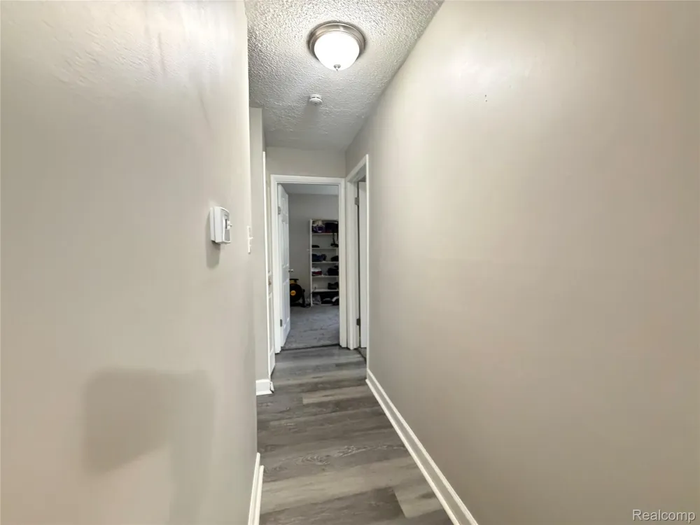 25536 Powers Avenue Dearborn Heights City, MI 48125