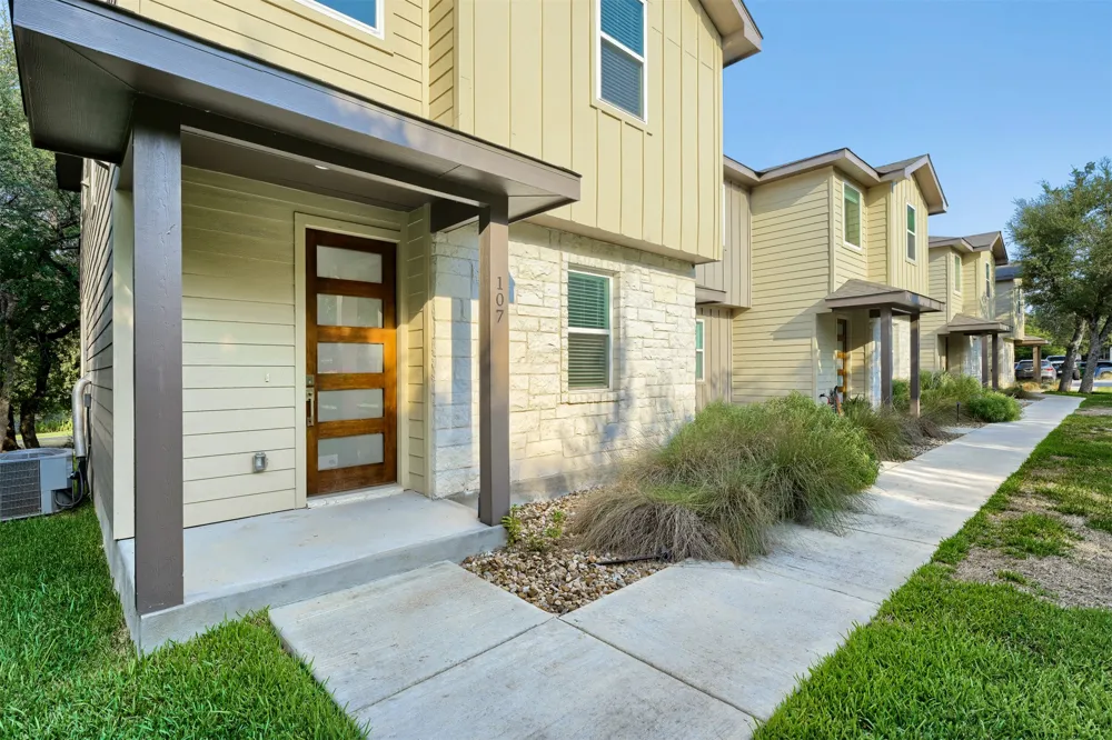 18800 Hogan Circle #107 Leander, TX 78645
