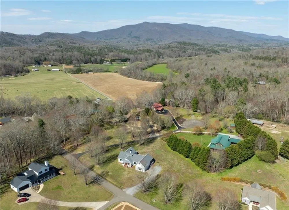 67 Riverwood Place Ellijay, GA 30536