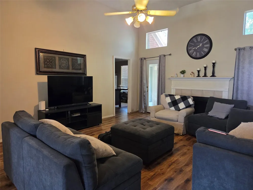 3627 Timothy Lane Richmond, TX 77406
