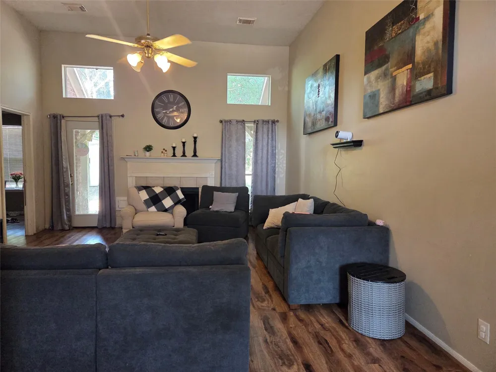 3627 Timothy Lane Richmond, TX 77406