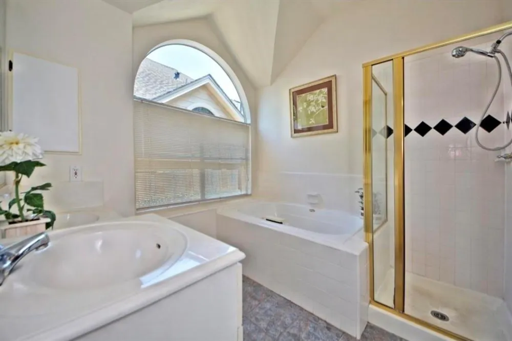 3627 Timothy Lane Richmond, TX 77406
