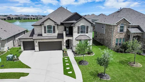 3 Avery Brook Court