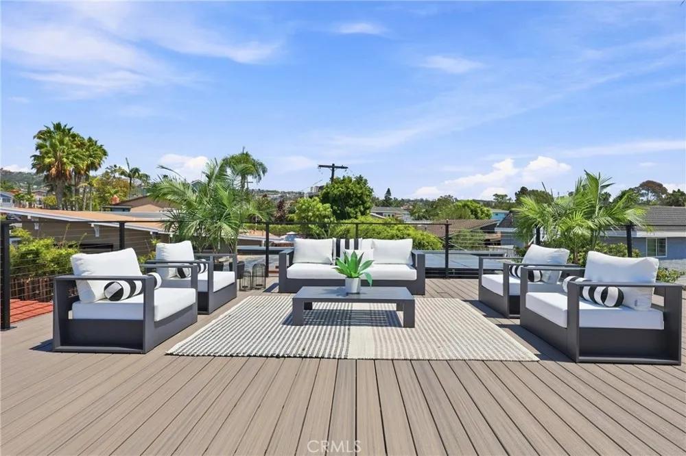 2103 S Ola Vista San Clemente, CA 92672
