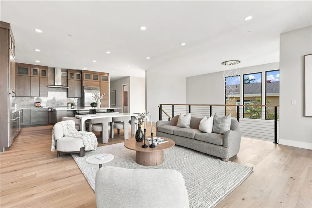2103 S Ola Vista San Clemente, CA 92672