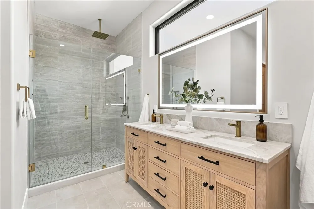 2103 S Ola Vista San Clemente, CA 92672