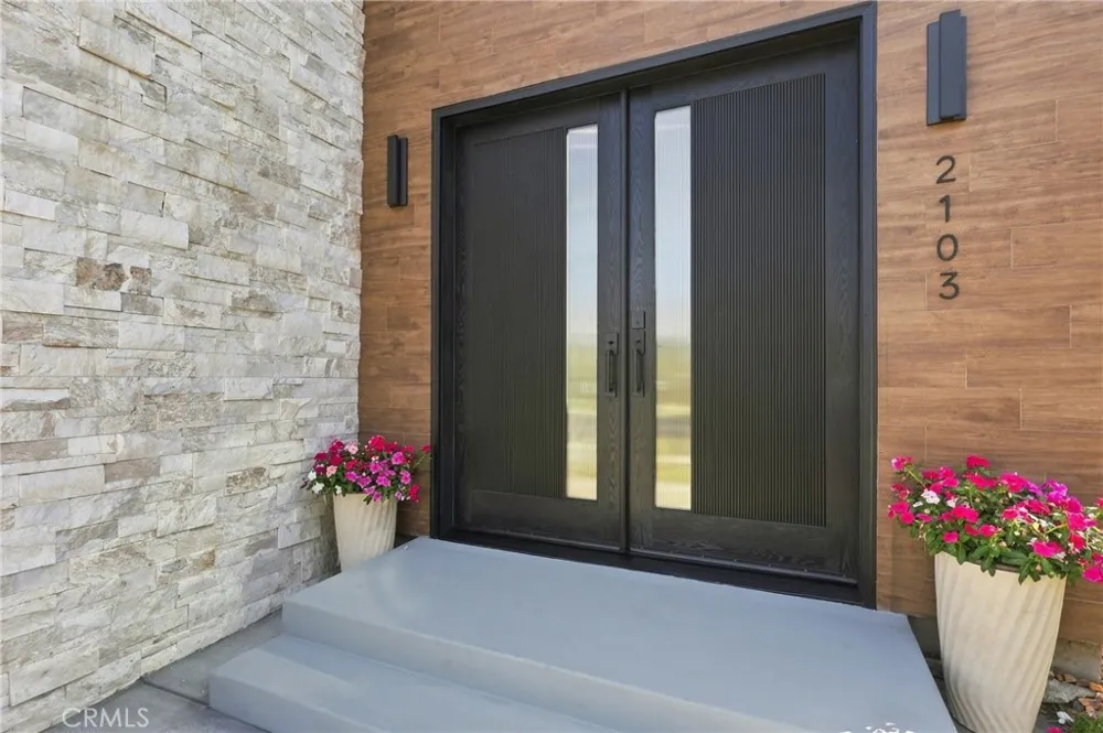 2103 S Ola Vista San Clemente, CA 92672