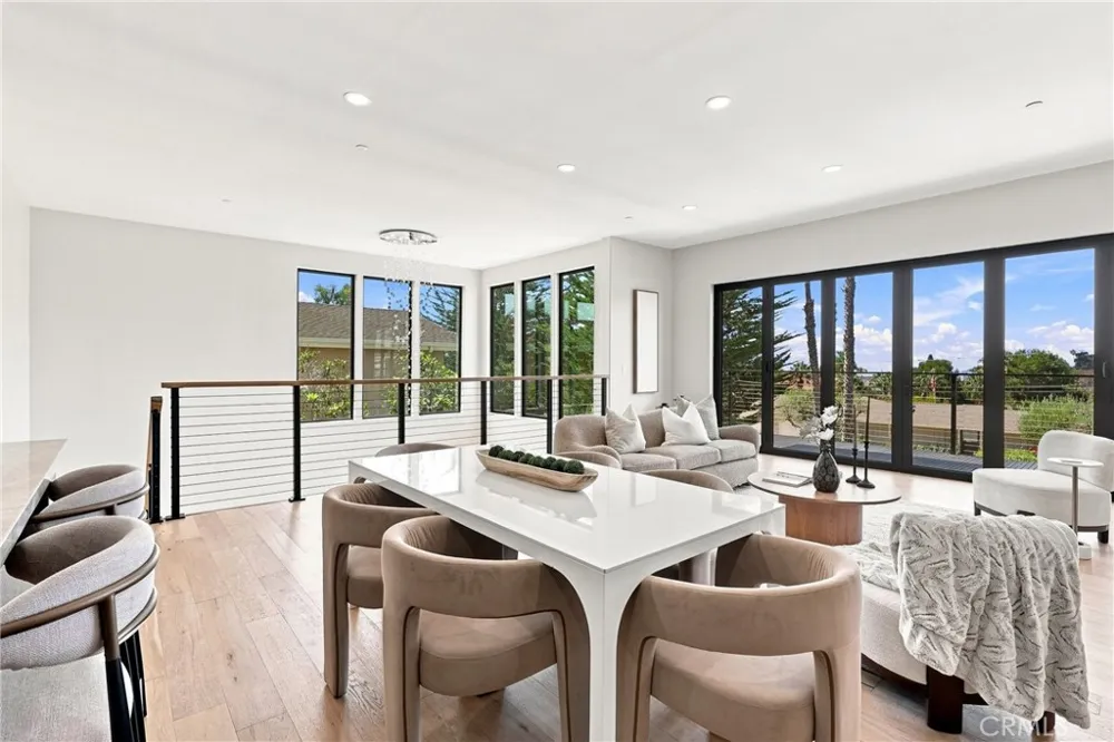 2103 S Ola Vista San Clemente, CA 92672