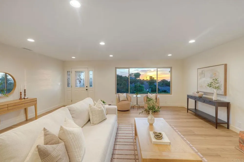 2185 Hawley Drive Vista, CA 92084