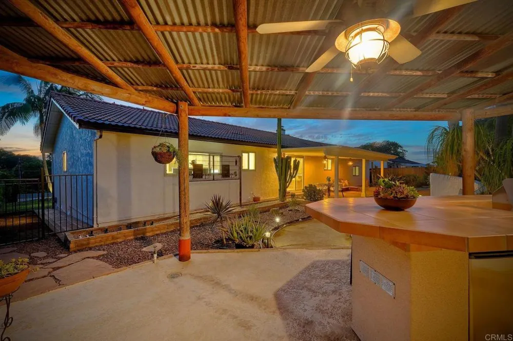 2185 Hawley Drive Vista, CA 92084