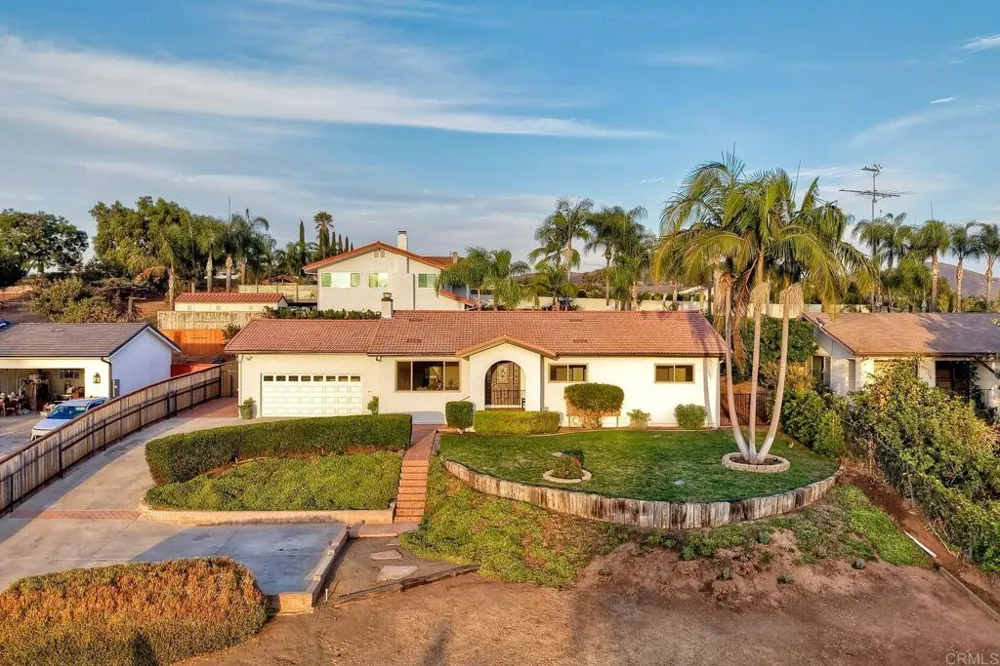 2185 Hawley Drive Vista, CA 92084
