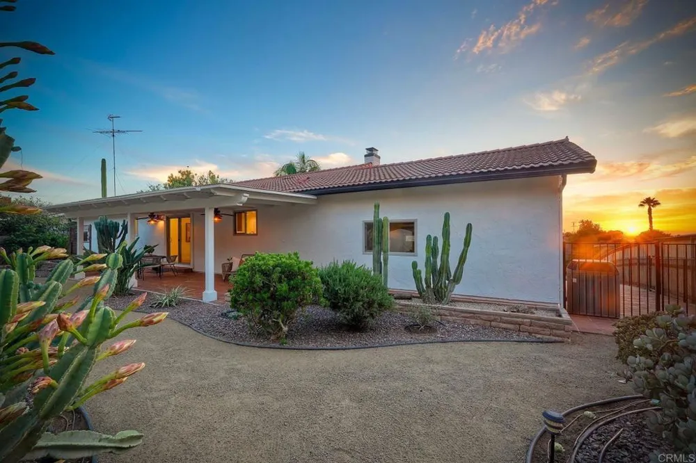 2185 Hawley Drive Vista, CA 92084