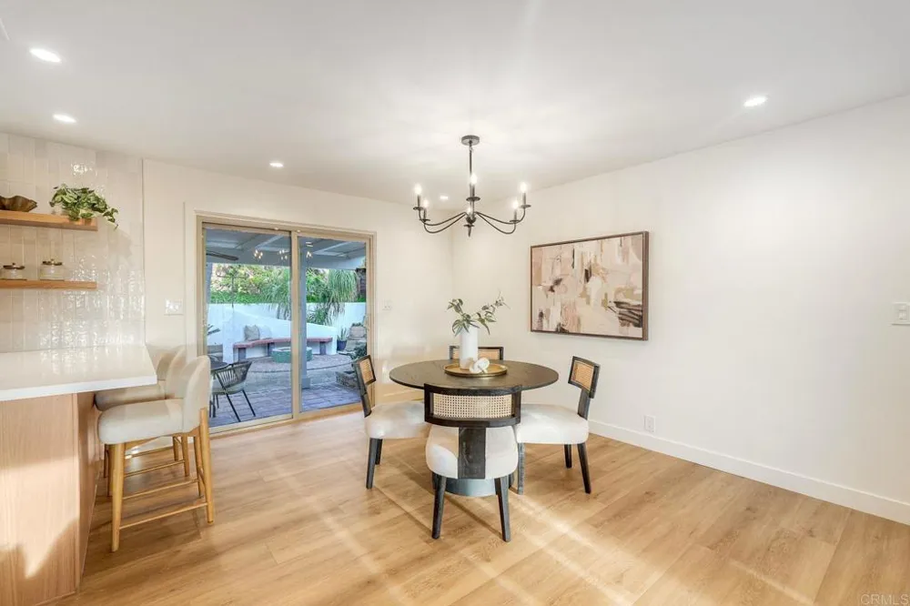 2185 Hawley Drive Vista, CA 92084