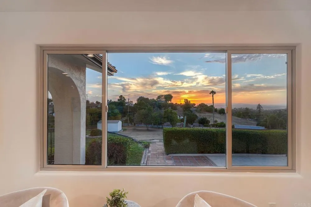 2185 Hawley Drive Vista, CA 92084