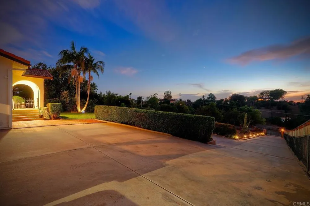 2185 Hawley Drive Vista, CA 92084