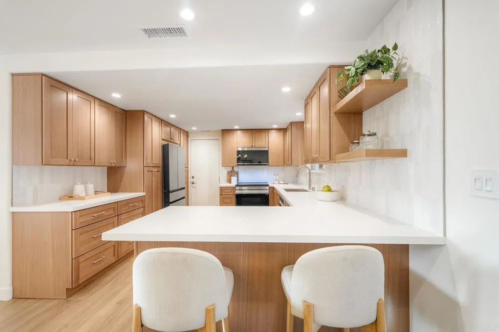 2185 Hawley Drive Vista, CA 92084