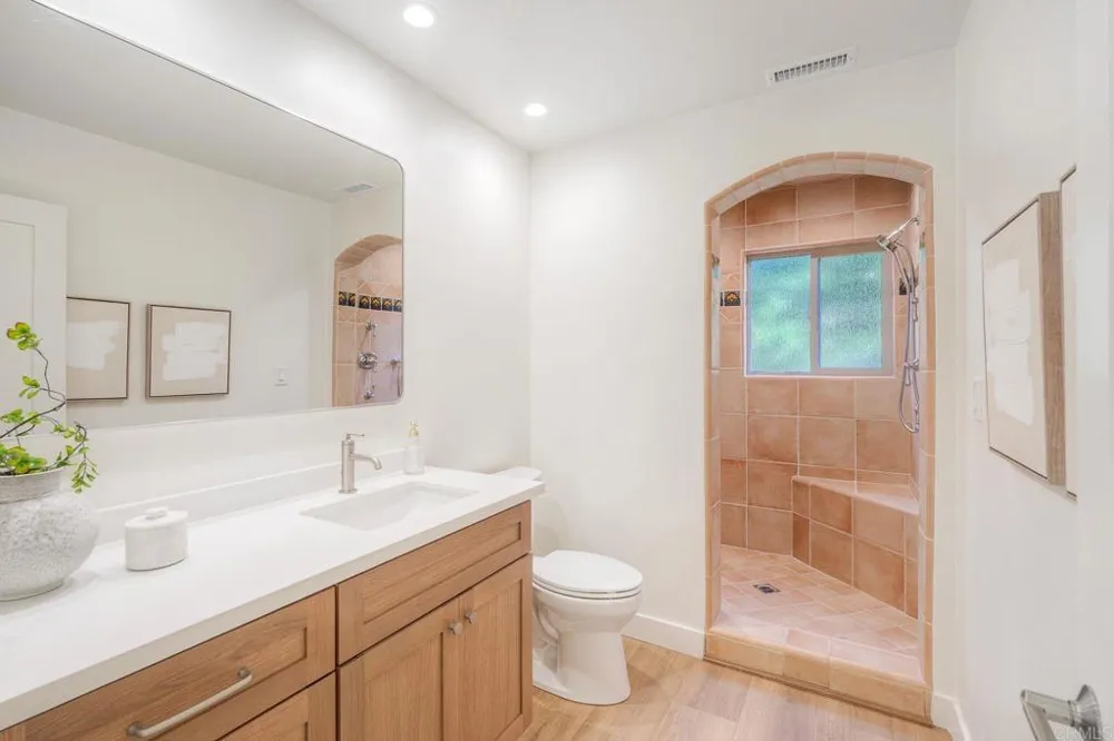 2185 Hawley Drive Vista, CA 92084