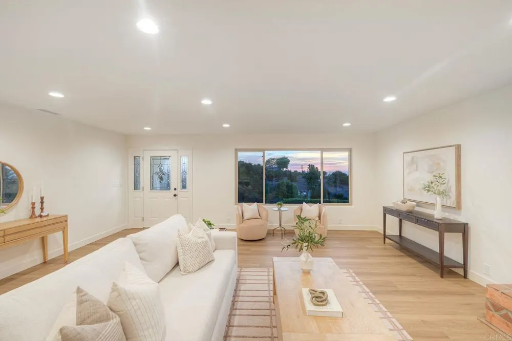 2185 Hawley Drive Vista, CA 92084
