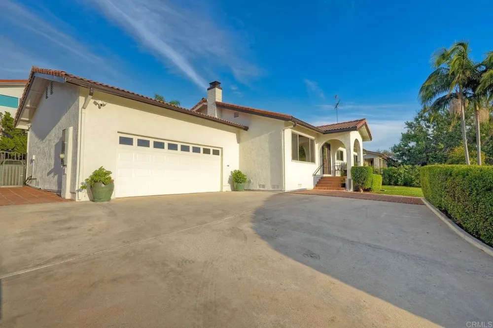 2185 Hawley Drive Vista, CA 92084