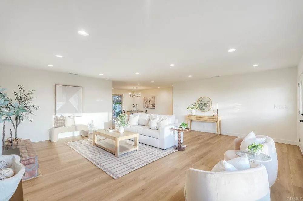 2185 Hawley Drive Vista, CA 92084