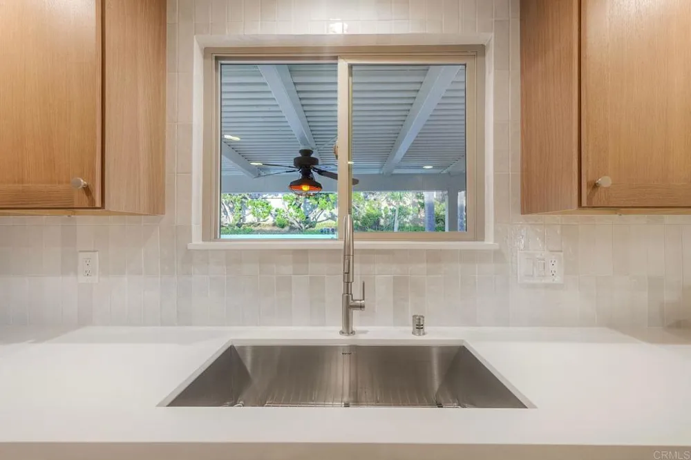 2185 Hawley Drive Vista, CA 92084