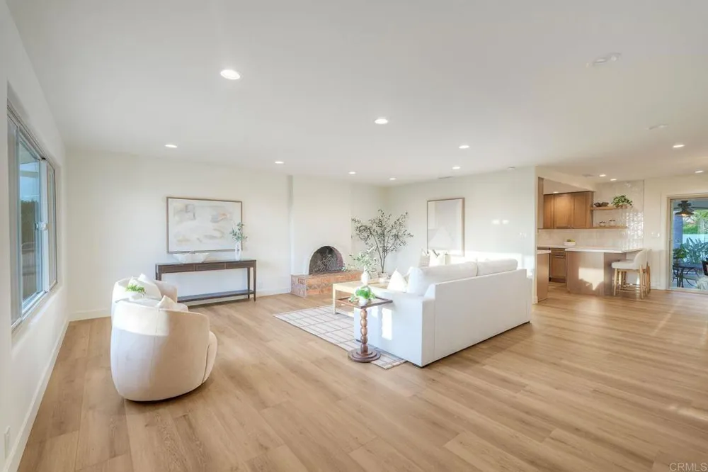 2185 Hawley Drive Vista, CA 92084