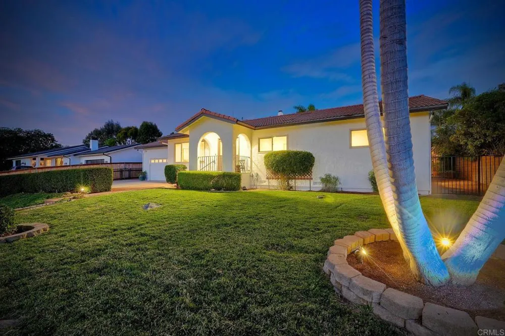 2185 Hawley Drive Vista, CA 92084