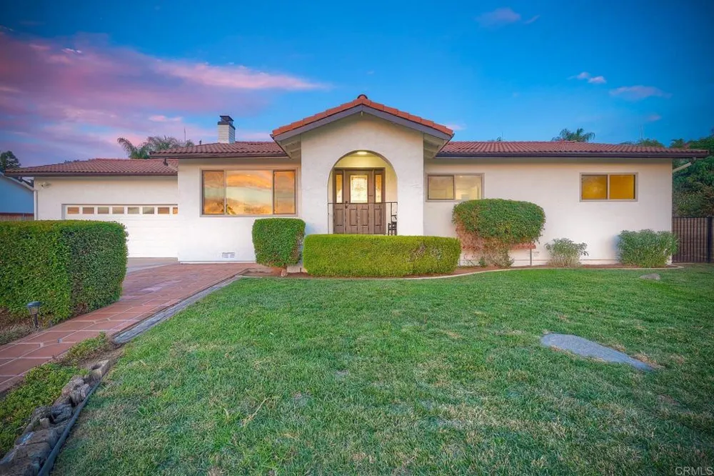 2185 Hawley Drive Vista, CA 92084