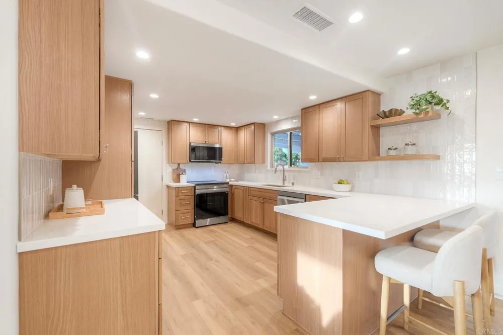 2185 Hawley Drive Vista, CA 92084