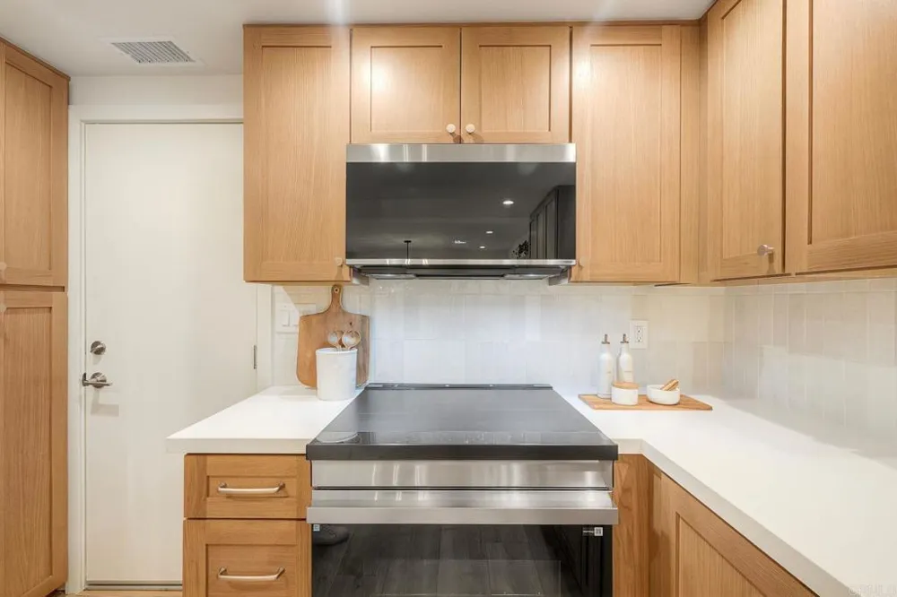 2185 Hawley Drive Vista, CA 92084