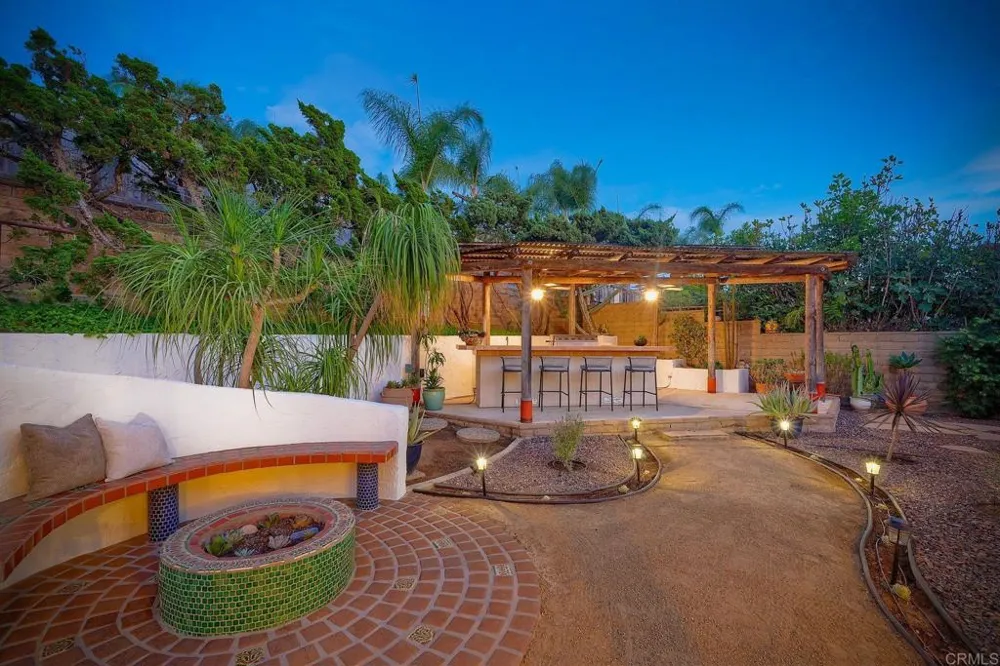 2185 Hawley Drive Vista, CA 92084