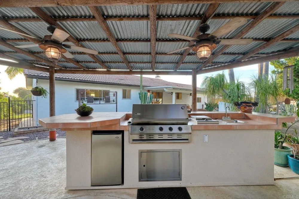 2185 Hawley Drive Vista, CA 92084