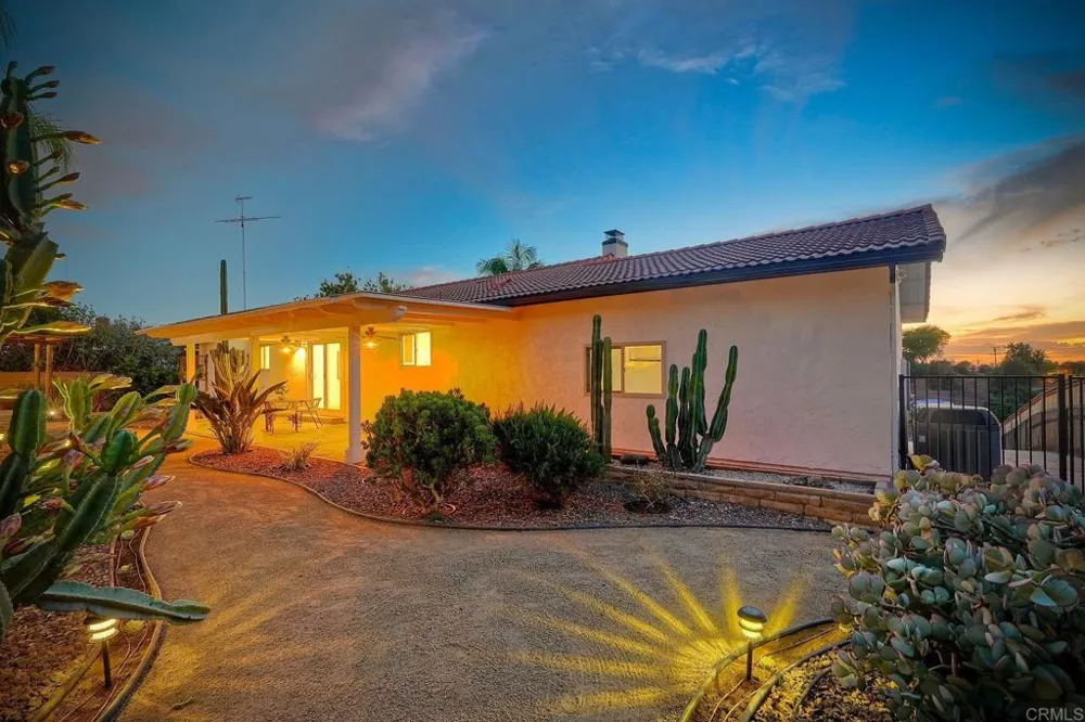 2185 Hawley Drive Vista, CA 92084